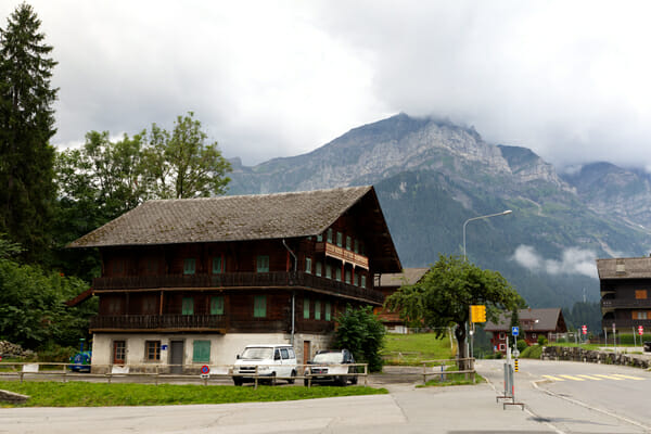 Parking privé du Petit Baroudeur Backpacker