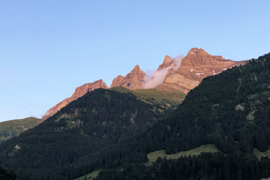 Les Dents du Midi au coucher du soleil